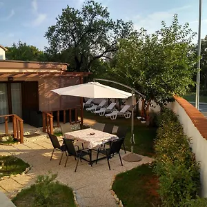 Kuca Za Odmor Natalija Ferienhaus Pula
